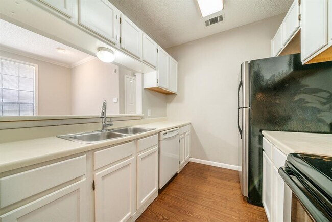 Photo - 2300 Leon St Unit 101