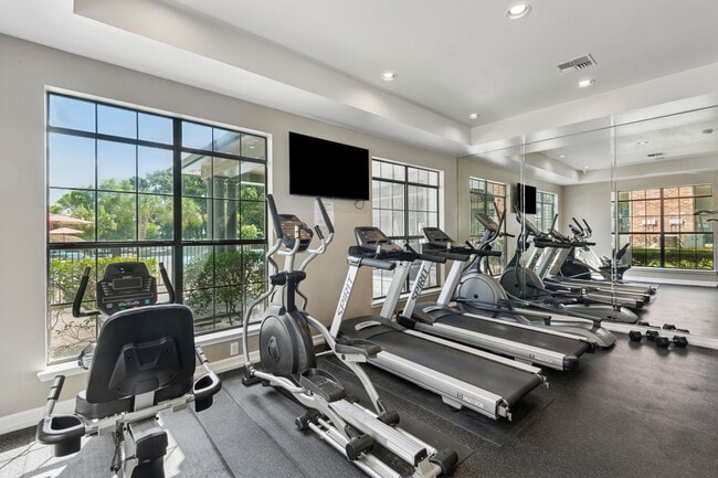 Lakeshore Villas apartments — community photo