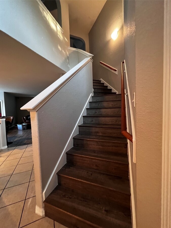 Photo - 422 Abbey Ln