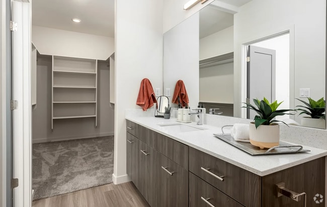 Building Photo - 2525 15th St Unit 11a Rental