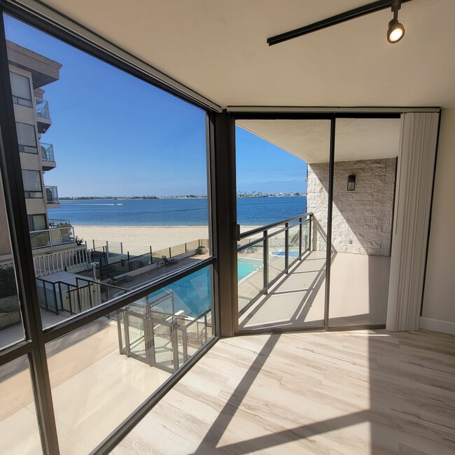 Photo - 3916 Riviera Dr