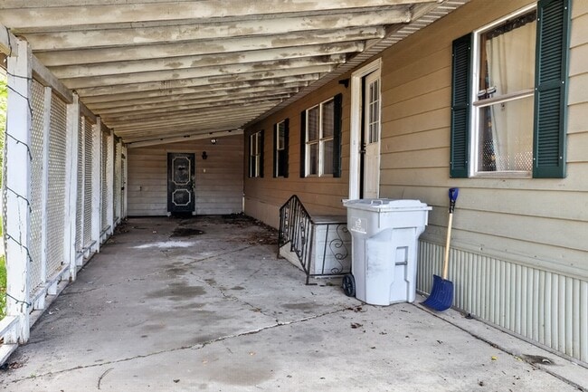 Photo - 2609 Joyce Dr