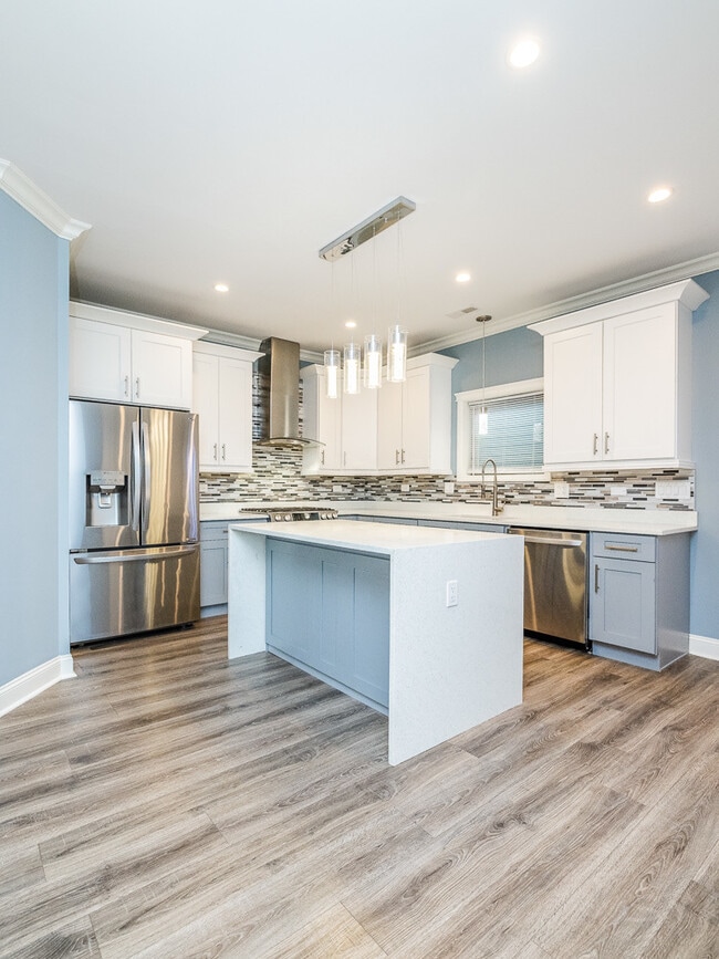 Photo - 1300 S Heath Ave