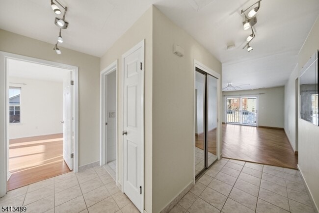 Photo - 8 Jennifer Dr