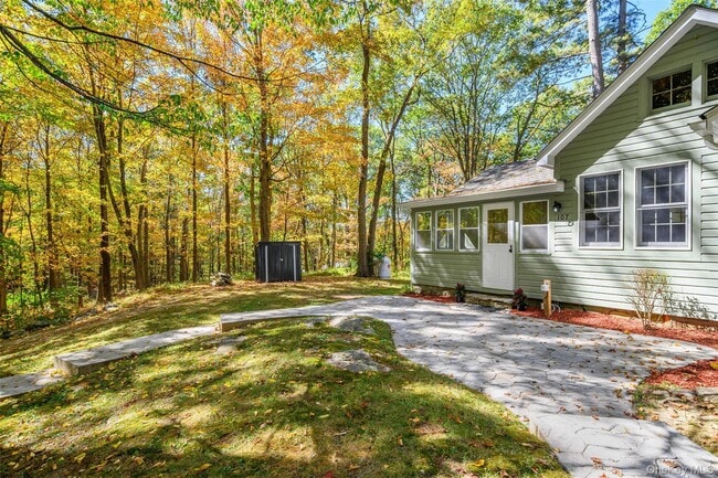 Photo - 107 Meads Farm Rd