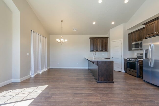 Photo - Modern 2018-Built Home with Main-Floor Primary Suite