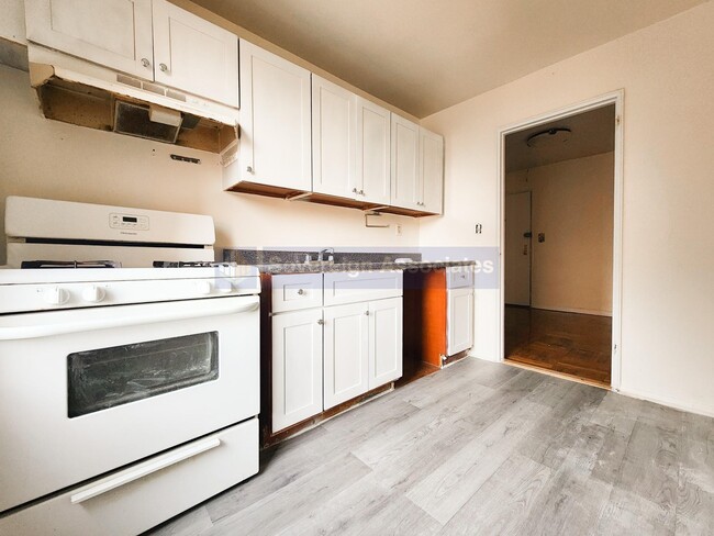 Photo - 525-527 Riverdale Avenue Unit 6U