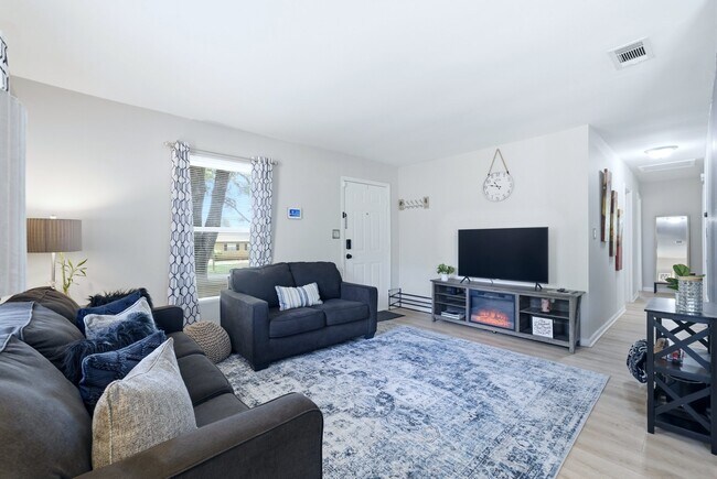 Photo - 818 Dedmon Dr