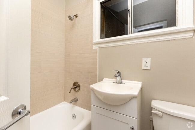 2933 W 8th St - Gorgeous Newly Remodeled One Bedroom and Studios