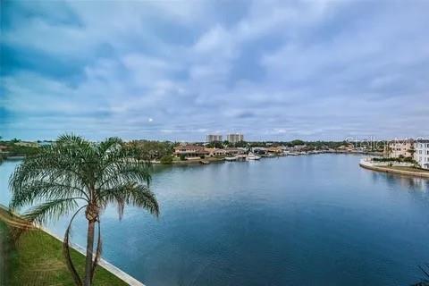 Building Photo - 6075 Shore Blvd S Unit 412