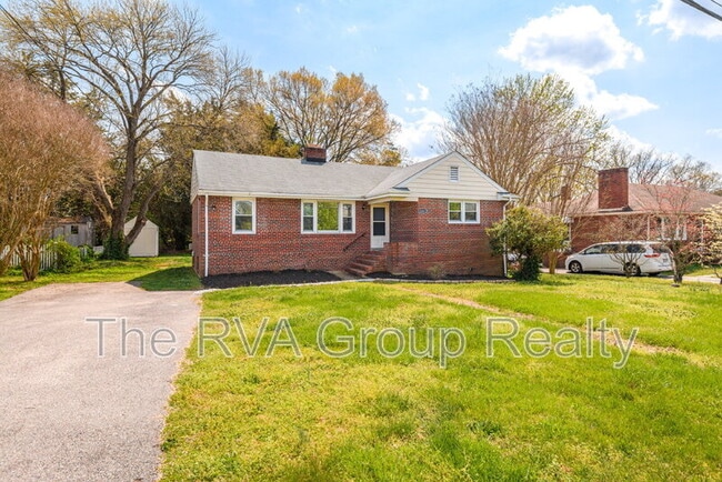 Building Photo - 2201 Lydell Dr