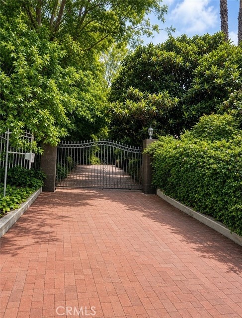 Photo - 18048 Karen Dr