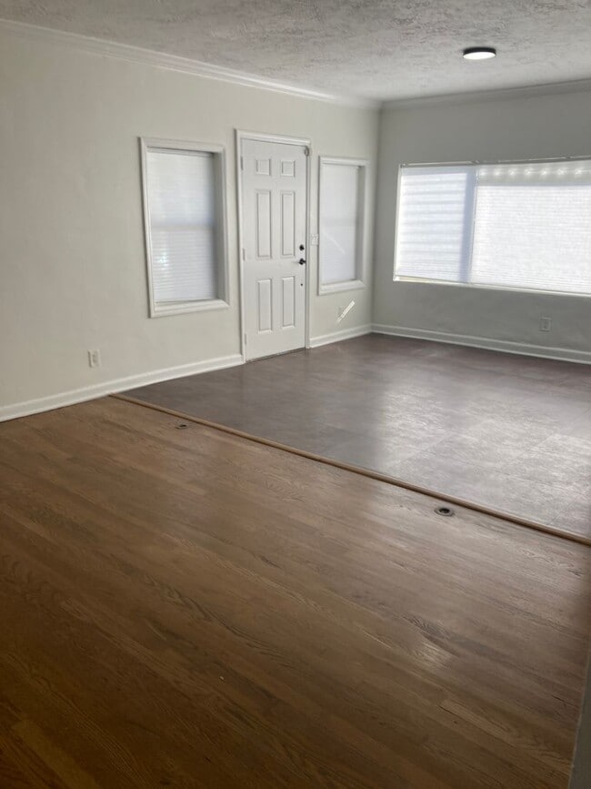 Photo - 5101 Spruce Ave