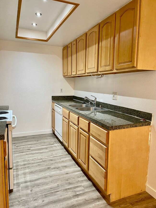 Photo - MONTOYA8907-8909 Unit 8907