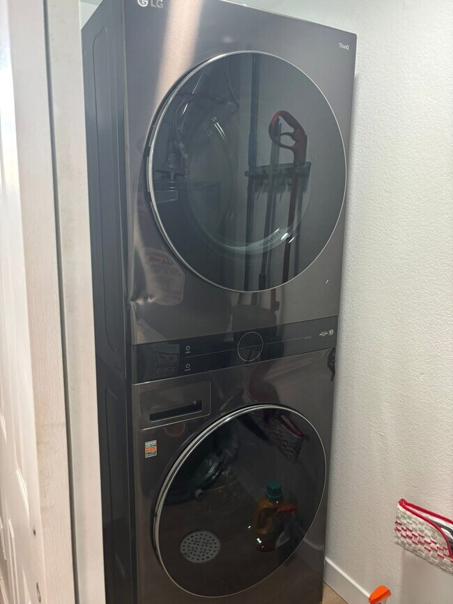 Photo - 2220 Nome St Casa