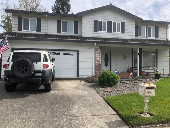 Fuera de la casa - 1191 San Antonio Dr