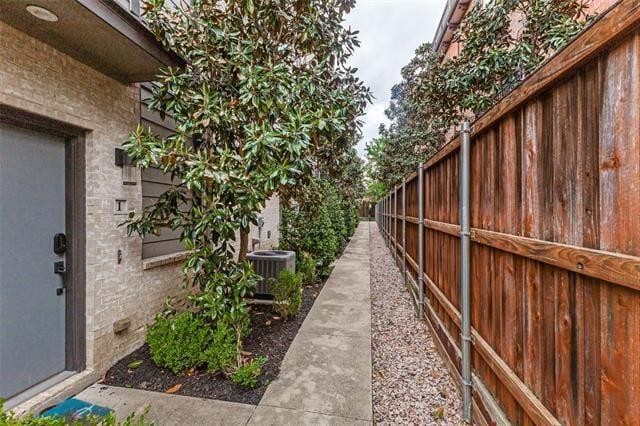 Photo - 5909 Ross Ave