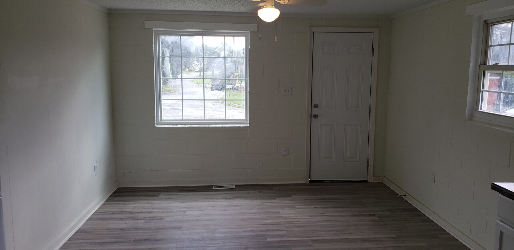 Photo - 905 Douglas Dr Unidad A