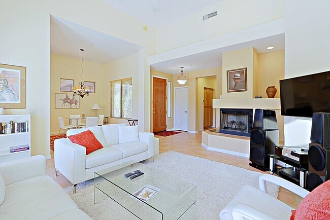 Photo - 6803 E Eagle Feather Rd