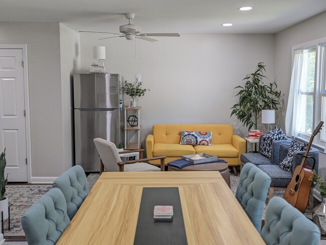 Shared Living Room - 4523 W Montague Ave Unit Room 1