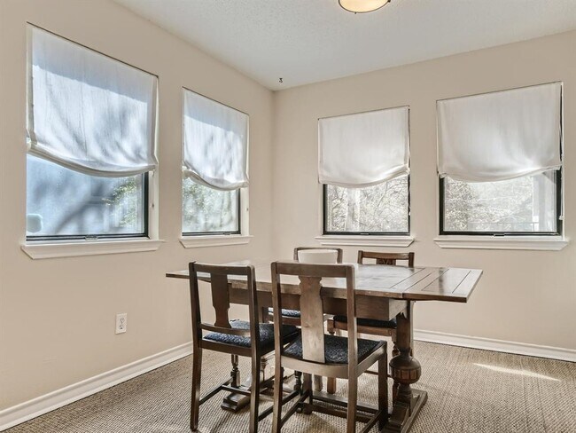 Photo - 1404 Norwalk Ln Unit 213