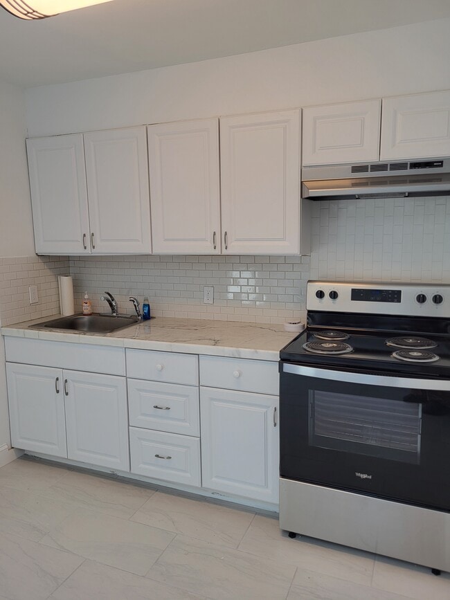 New stove/ oven and fridge - 4515 Nesconset Hwy Unit 1