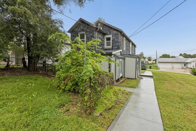 511 Poppleton Ave