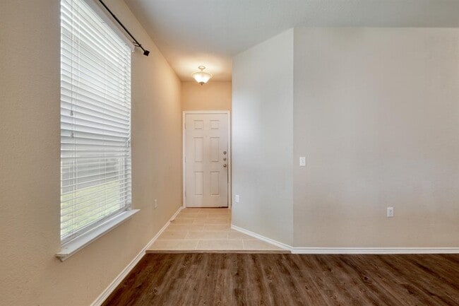 Photo - 5704 Levenwood Ln