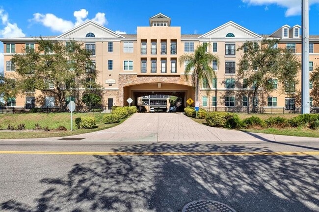 Building Photo - 4221 W Spruce St Unit 1307