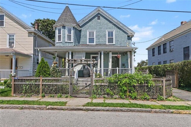 24 Russell Ave
