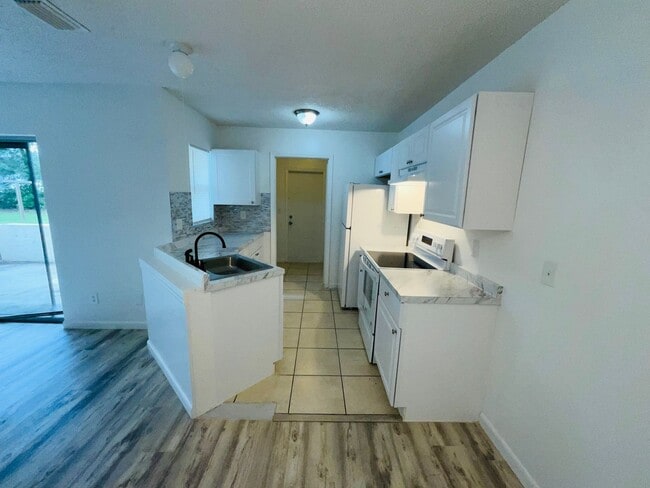 Photo - 308 S 14th St