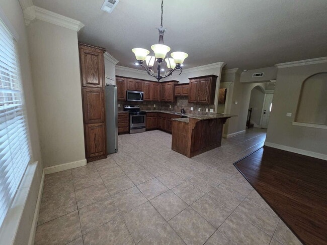 Photo - 605 NW 17th Ct