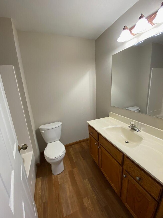 Photo - 1451 Summit St