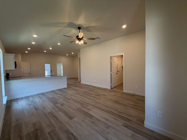 Photo - Brand New 3/2: FRENSHIP ISD!