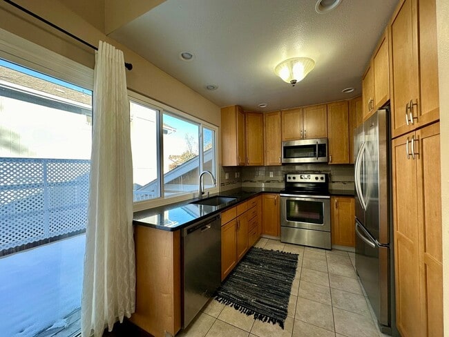 Photo - Fully Furnished 4 bedroom 2 bath home is Englewood Available NOW!!