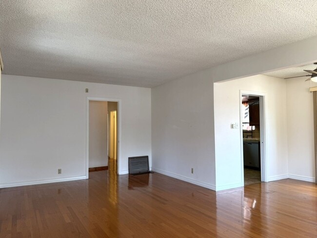Photo - 836-836 W 25th St Unidad 834