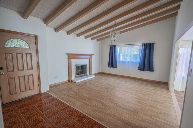 Photo - Spacious 4-Bedroom + Office Home on a Cul-de-Sac in Panorama City!