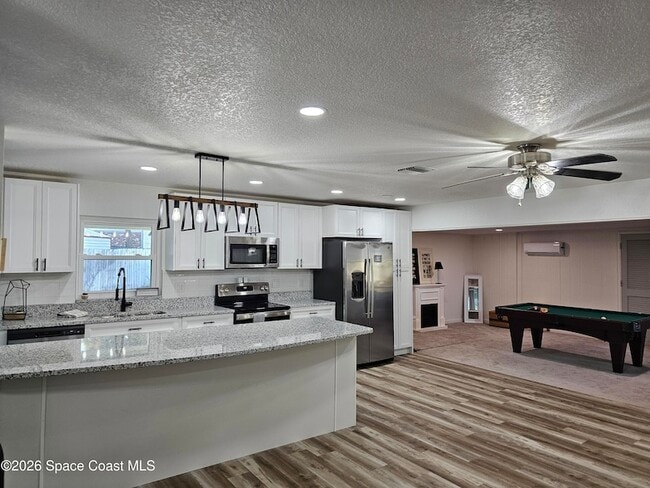 Photo - 872 Sadnet Cir NE