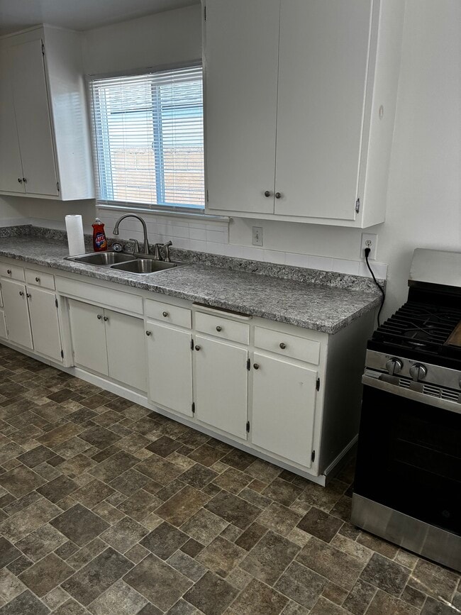 Photo - 2154 Stevely Ave