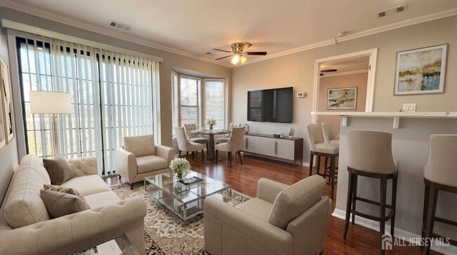 Photo - 336 Cozzens Ct