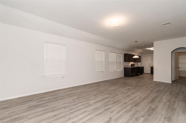 Photo - 17466 Linthorne St