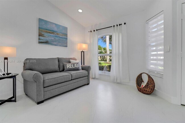 Photo - 172 Plantation Cir