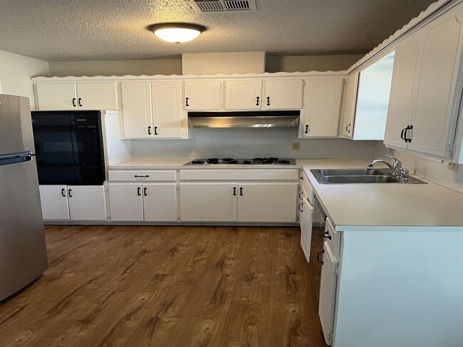 Photo - 1315 Kingston Rd