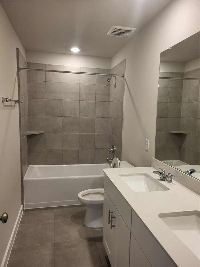 Photo - 5611 Madden Ln