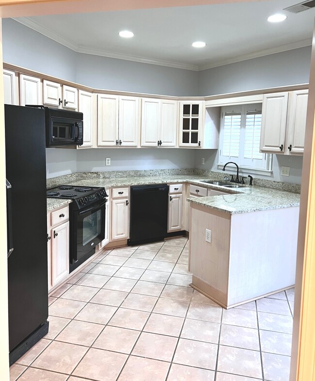 Photo - 1152 Berwick Rd