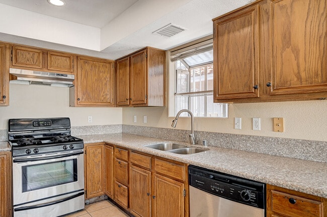 Photo - 2345 Stockton Ave