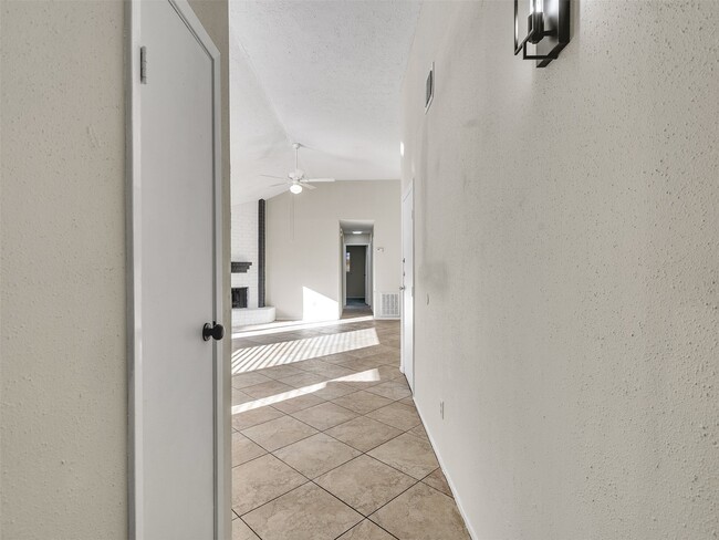 Photo - 22125 Diane Dr