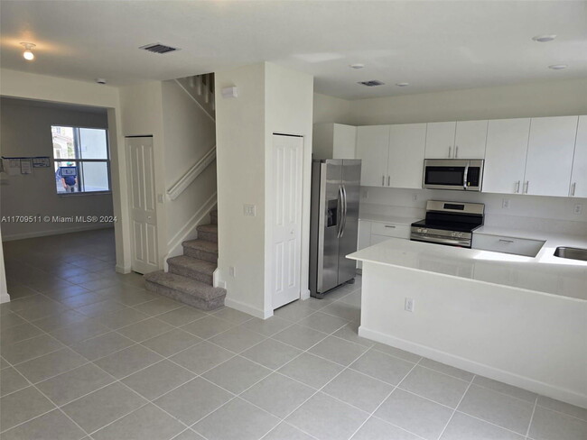 Photo - 2624 SE 28th Ct Townhome