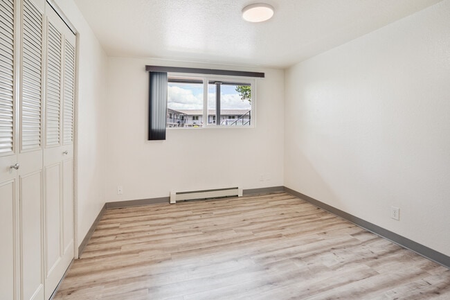 Lookingglass Apartments