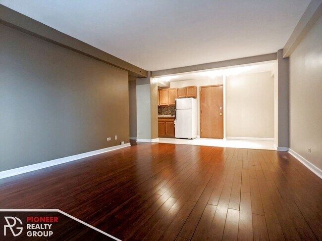 Photo - 4180 N Marine Dr Unit 503
